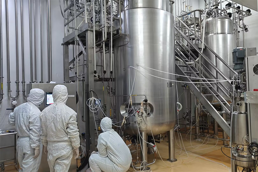 (2)2000L-stainless-steel-bioreactor