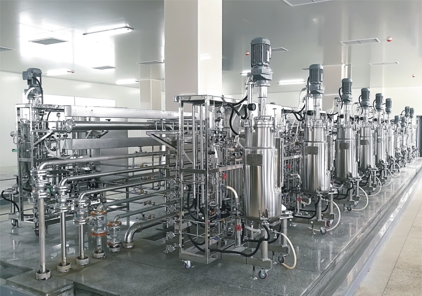 95 pilot scale fermenter bioreactor.jpg