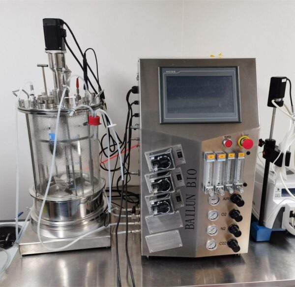 20L-GJC-cell-culture01-1-600x583.jpg